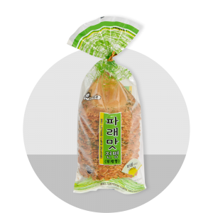 
영양성분
총 내용량 210g / (30g 당)
(%)는 1일 영양소 기준치에 대한 비율임



  
    열량
    나트륨
    탄수화물
    당류
    지방
    트랜스지방
    포화지방
    콜레스테롤
    단백질
  
  
    30g119kcal
    22mg1%
    27g8%
    13g13%
    0.3g1%
    0g 
    0.2g1%
    0mg0%
    2g4%
  





※1일 영양성분 기준치에 대한 비율(%)은 2,000kcal 기준이므로 개인의 필요 열량에 따라 다를 수 있습니다.





원재료명 및 함량




  
    밀가루(박력/미국,호주산)56.7%, 백설탕, 계란(국내산)2.2%, 파래(국내산)1.26%, 마가린(대두)0.94%, 포도당, 탄산수소암모늄(팽창제), 정제소금(국내산), 참깨(중국산) 밀, 계란, 대두 함유
  






Box size





465 × 315 × 295(mm) [210g × 24봉]

